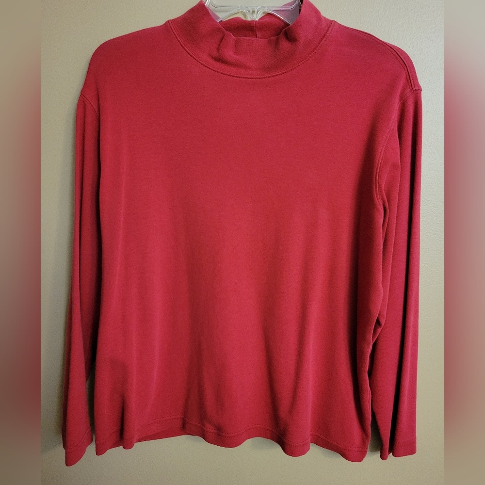 3/$20 Ladies mock neck red color. Petite Large